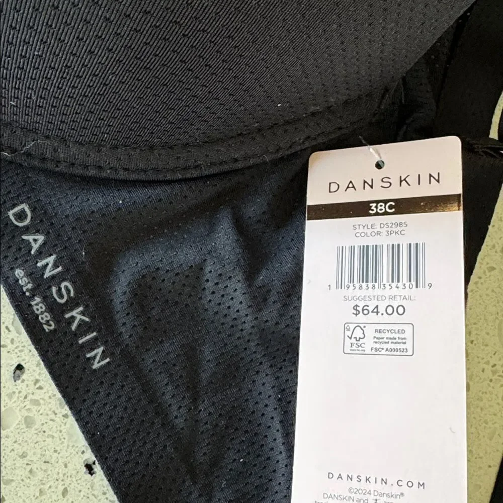 Danskin Black Molded Underwire T-Shirt Padded Sleek and Smooth Bra Size 38C NWT